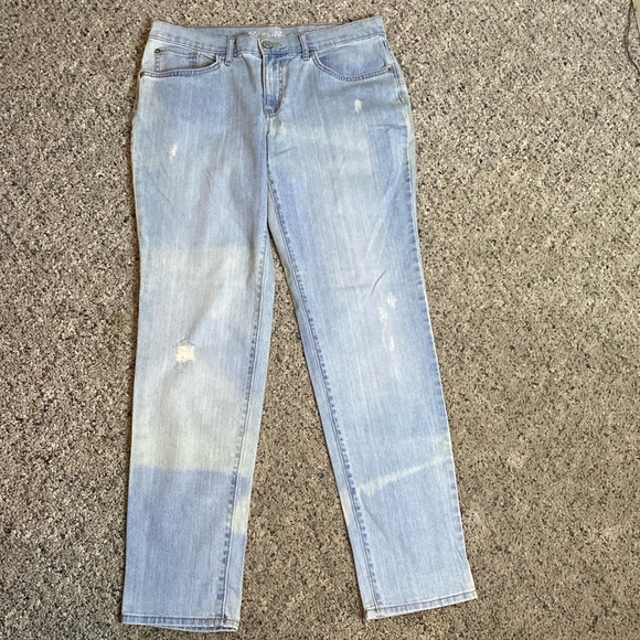 Eddie Bauer Denim - Eddie Bauer Boyfriend Distressed Mid Rise Random Fading Light Blue Jeans 6 NWOT
